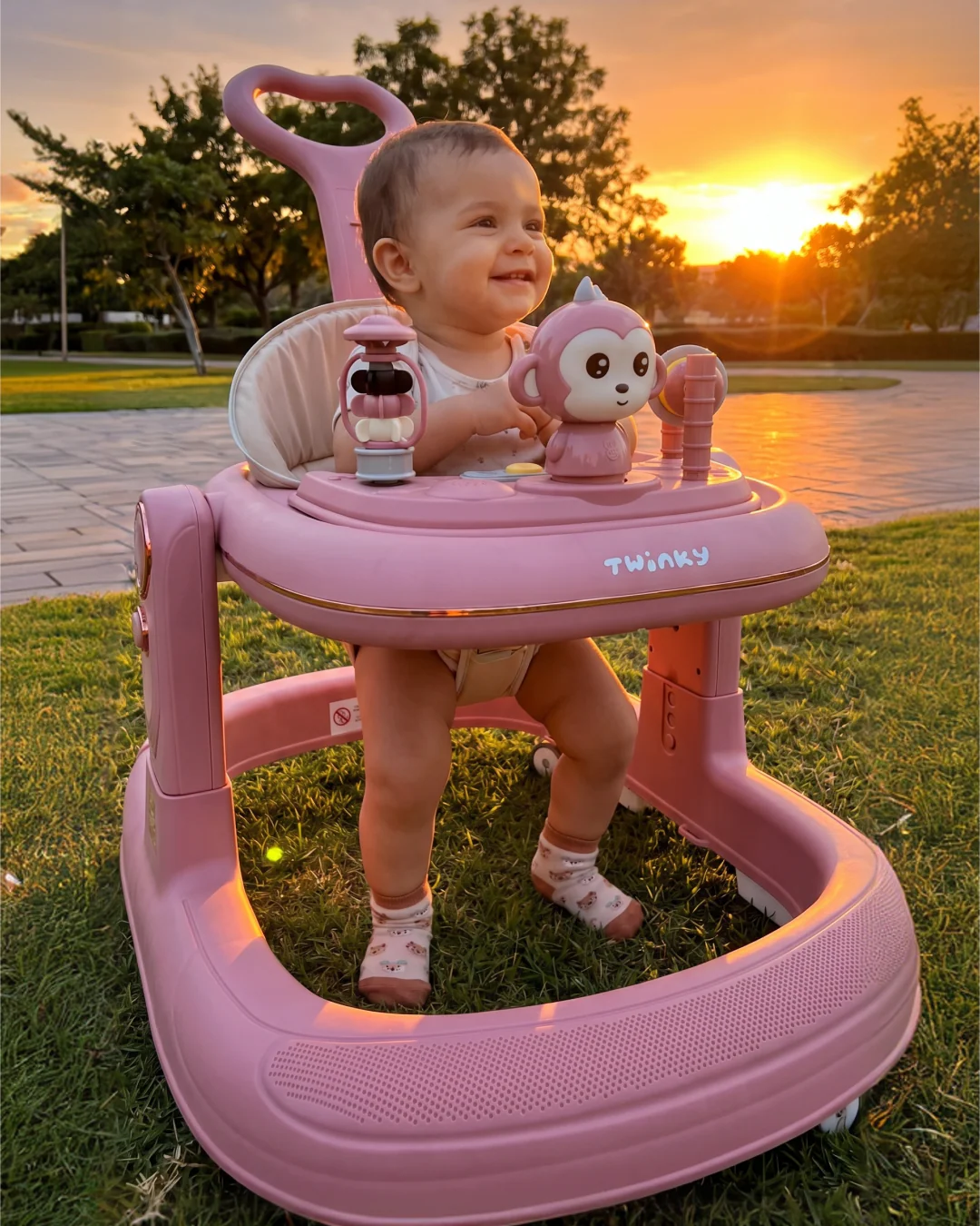 Twinky Babywalker GO - 2-in-1 Loopstoel & Loopwagen - Pink - Image 3